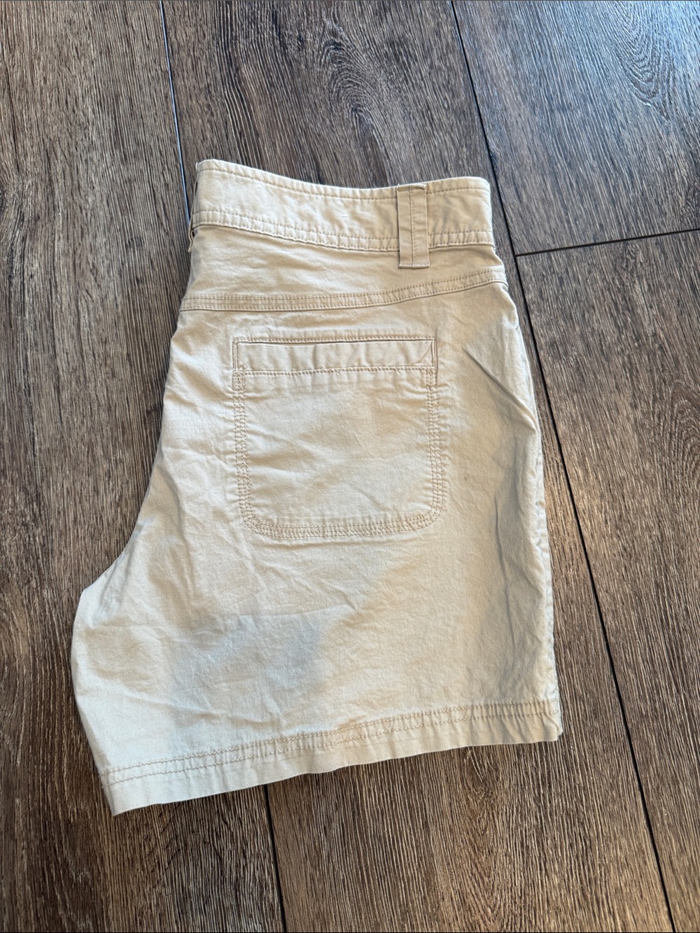 DKNYC Cream Women's Cotton Bermuda Shorts